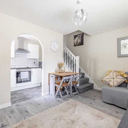 Windsor Burnham Ascot Haven Sleeps 4 Villa Slough Buitenkant foto