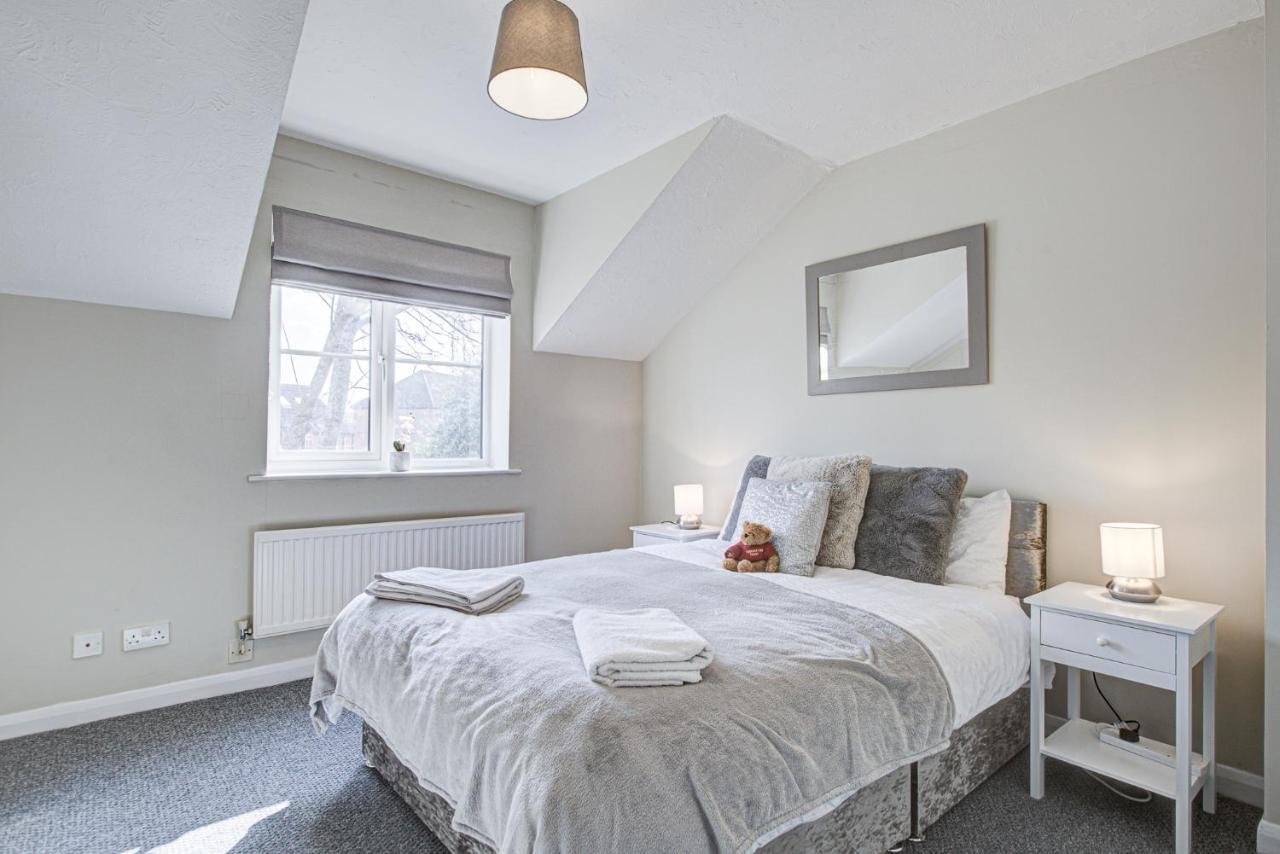 Windsor Burnham Ascot Haven Sleeps 4 Villa Slough Buitenkant foto