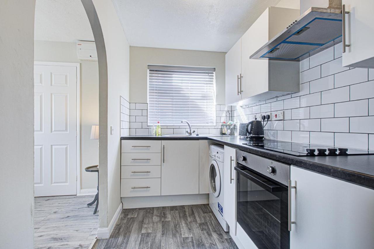 Windsor Burnham Ascot Haven Sleeps 4 Villa Slough Buitenkant foto
