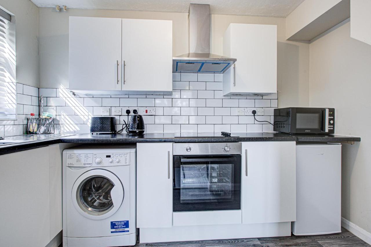 Windsor Burnham Ascot Haven Sleeps 4 Villa Slough Buitenkant foto