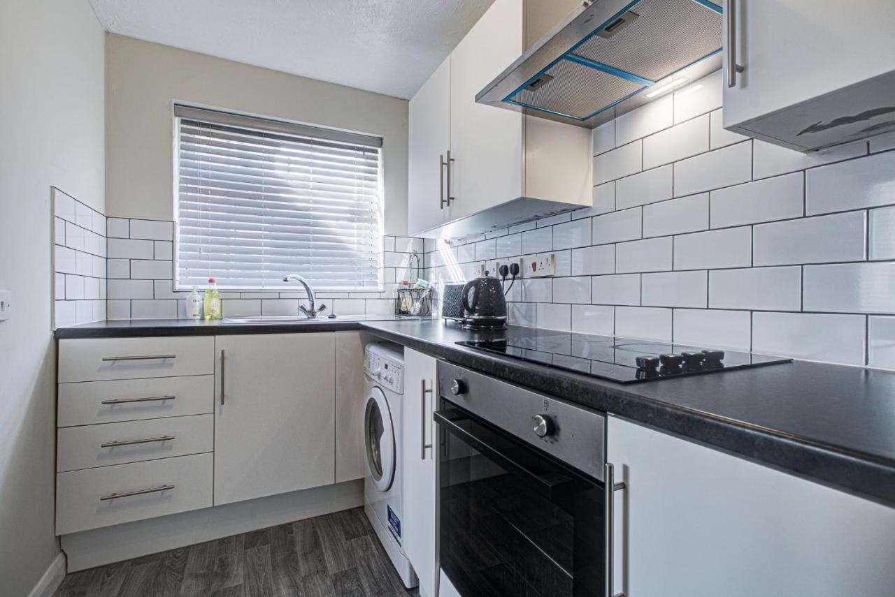 Windsor Burnham Ascot Haven Sleeps 4 Villa Slough Buitenkant foto