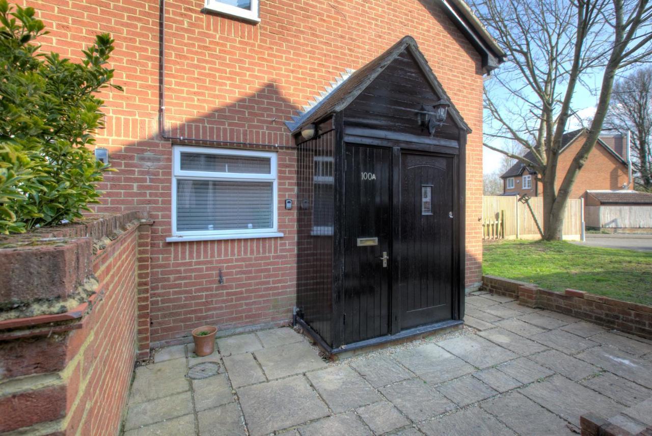 Windsor Burnham Ascot Haven Sleeps 4 Villa Slough Buitenkant foto