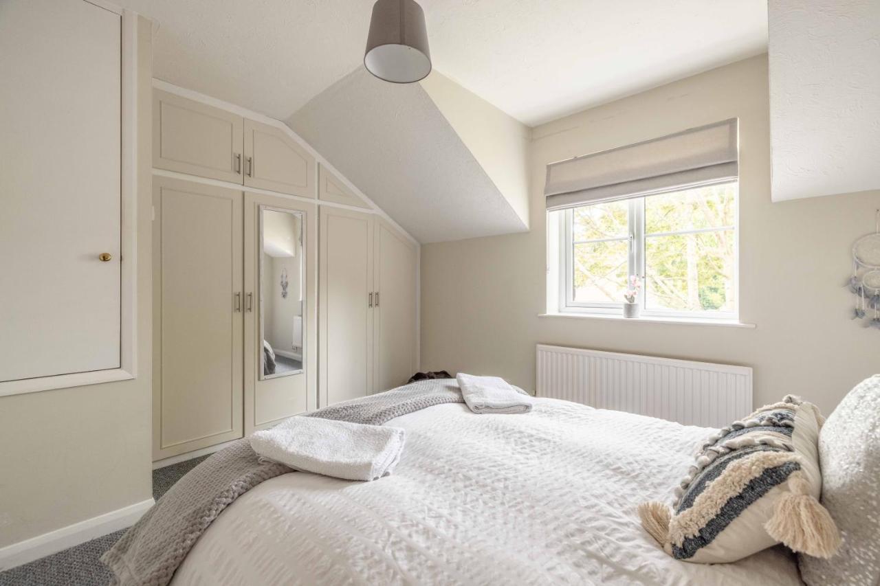 Windsor Burnham Ascot Haven Sleeps 4 Villa Slough Buitenkant foto