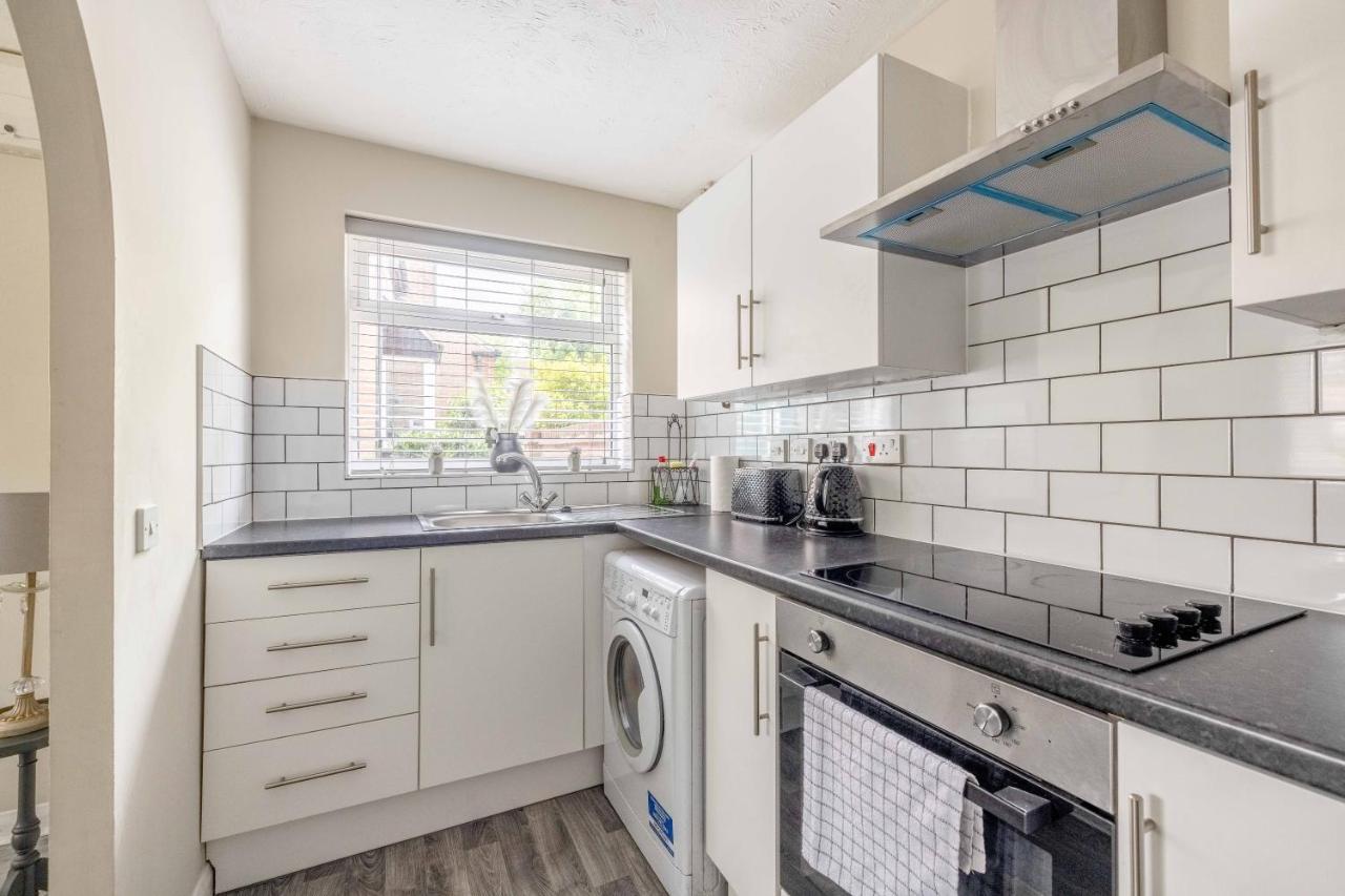 Windsor Burnham Ascot Haven Sleeps 4 Villa Slough Buitenkant foto