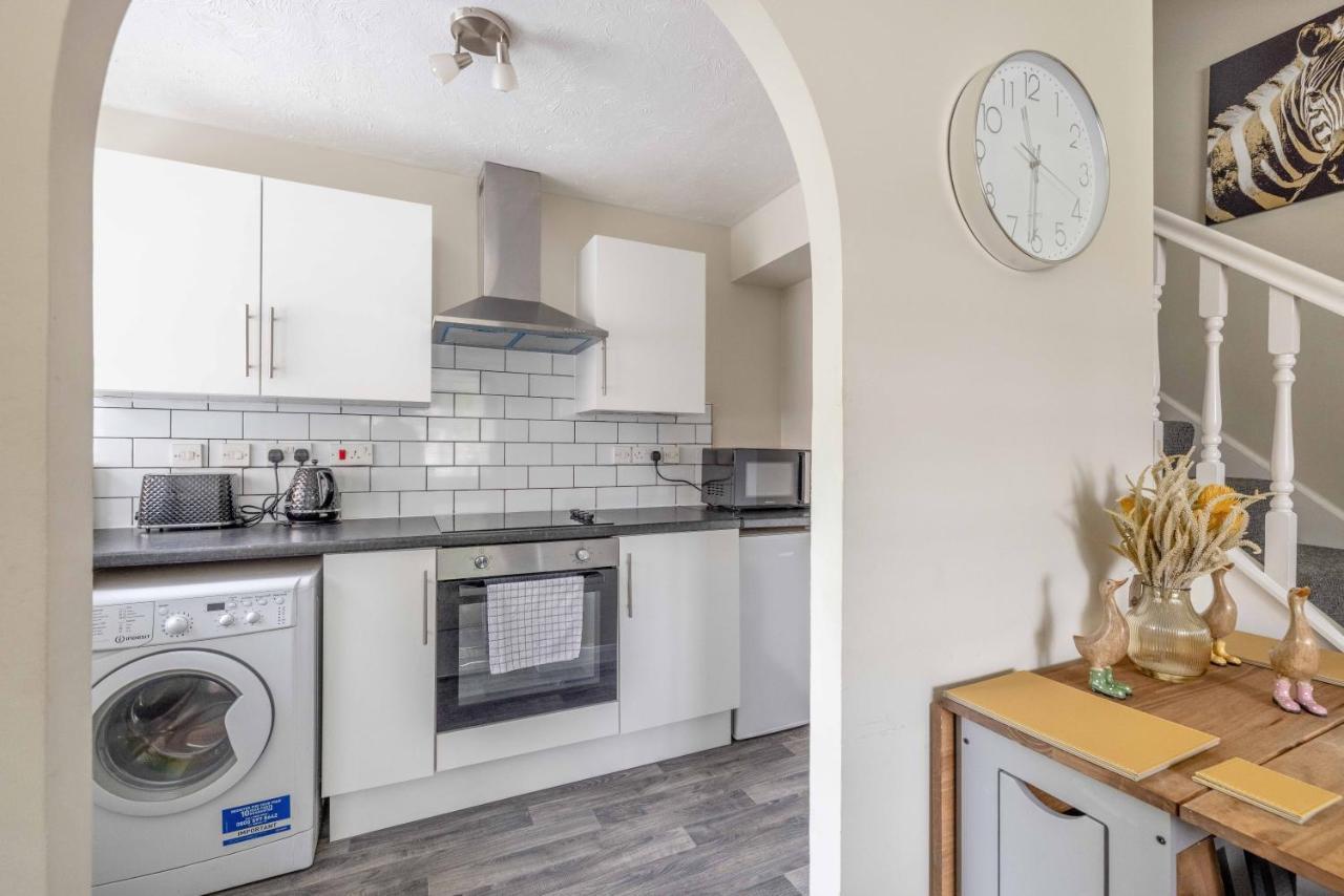 Windsor Burnham Ascot Haven Sleeps 4 Villa Slough Buitenkant foto