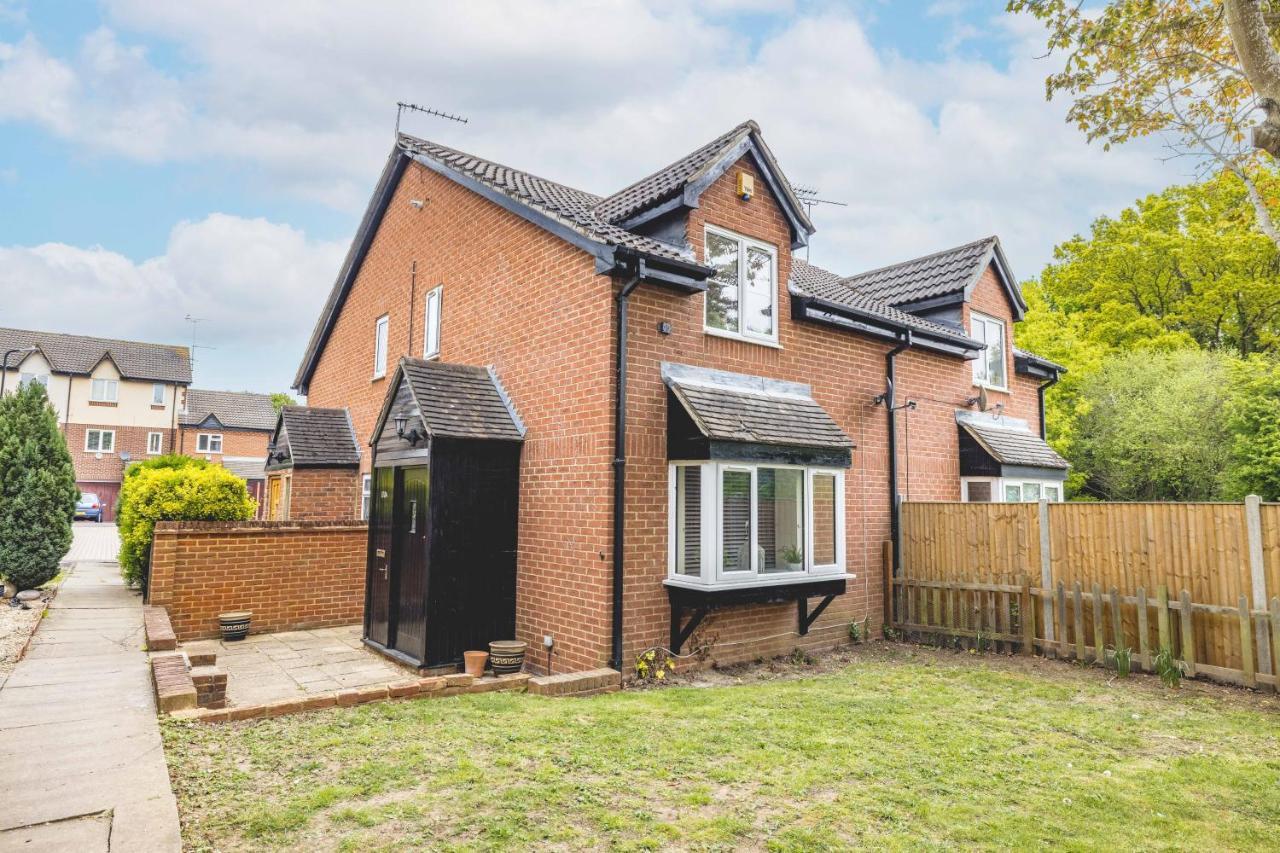 Windsor Burnham Ascot Haven Sleeps 4 Villa Slough Buitenkant foto